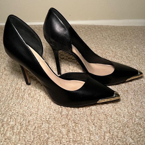 Guess Black Pointed Toe Heels with Gold Cap – Size 7.5 - Picture 2 of 4